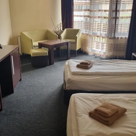 ваканционен и спа комплекс островче 2*